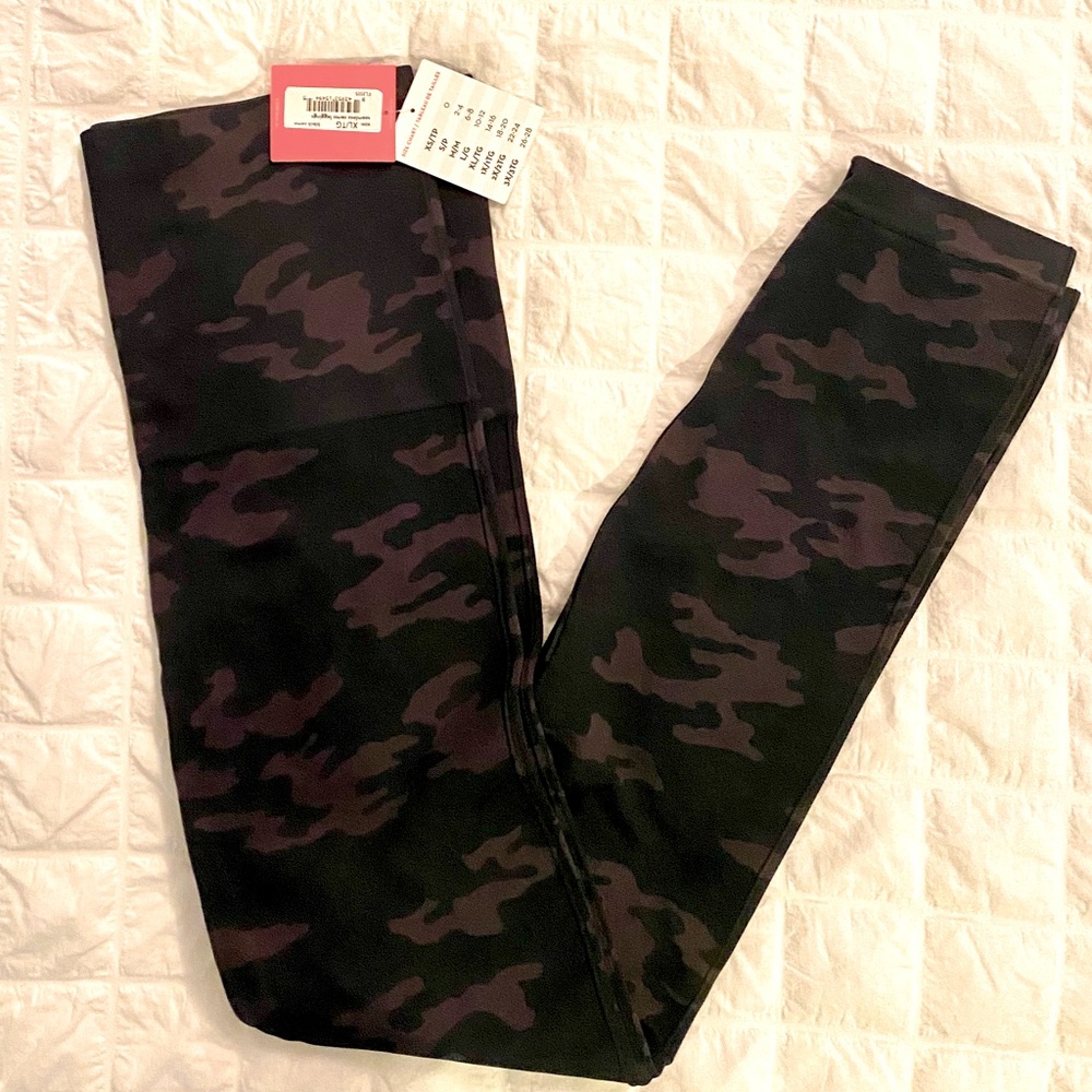 NWT SPANX Black/Gray Camo Seamless Leggings